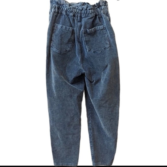 BLANK NYC Nowhere to Be Retro Corduroy Paperbag Waist Pants with Button Fly (27) - Picture 2 of 8